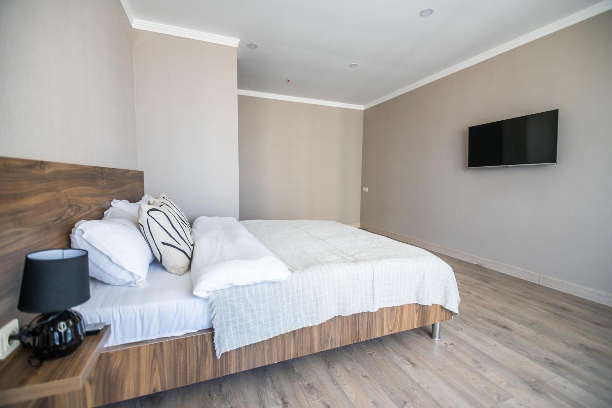Green Side Apart Hotel Batumi Exterior foto